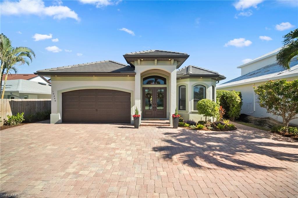 Details for 10340 Vanderbilt Dr, NAPLES, FL 34108