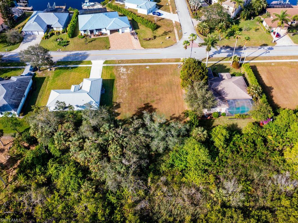 Image 10 of 10 For 204 Cays Dr 