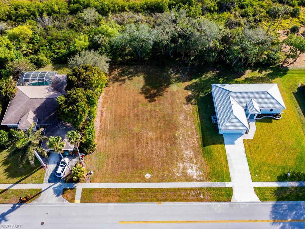 Image 3 of 10 For 204 Cays Dr 