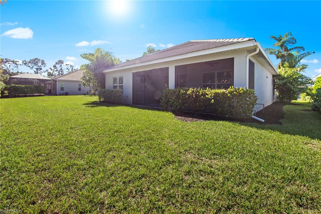 Image 8 of 47 For 19819 Coconut Harbor Cir