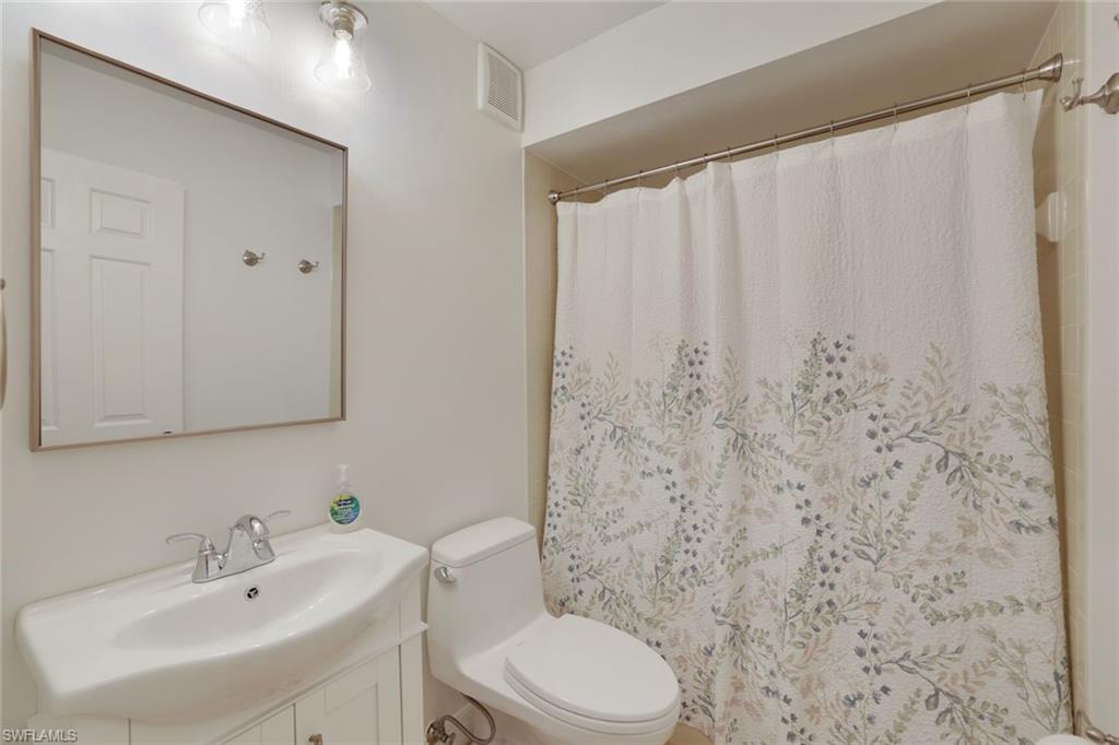 Image 17 of 25 For 7380 Saint Ives Way 1310