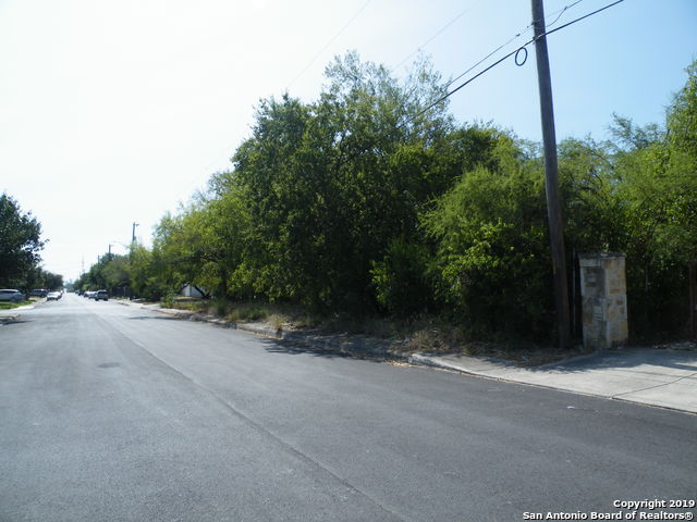 Listing photo id 1 for 4930 Fortuna