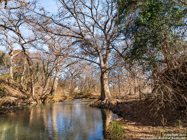 Details for 200 Schmitt Ln, Castroville, TX 78009