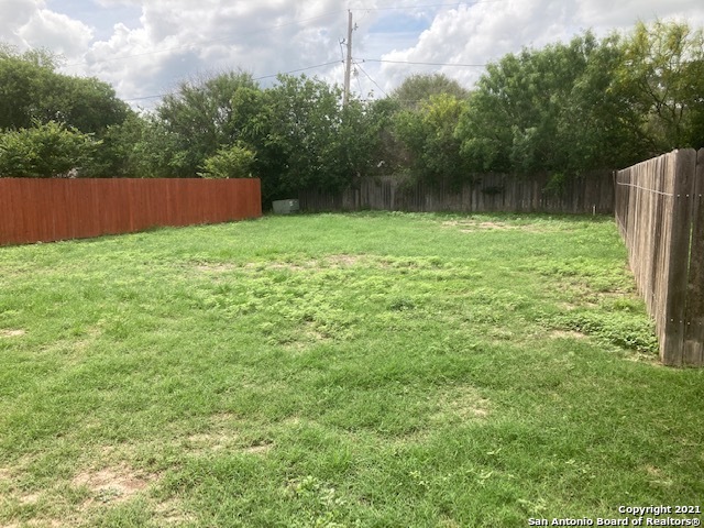 Details for 133 Sutton Place-lot 24, Uvalde, TX 78801