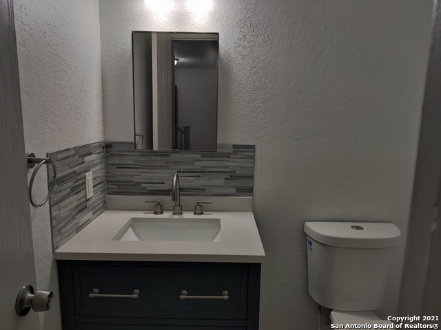 Image 12 of 18 For 9870 Sunset Pl