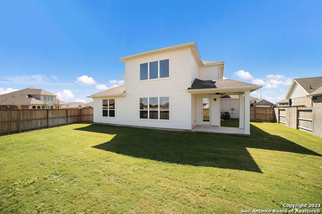 Listing photo id 27 for 461 Foxtail Valley