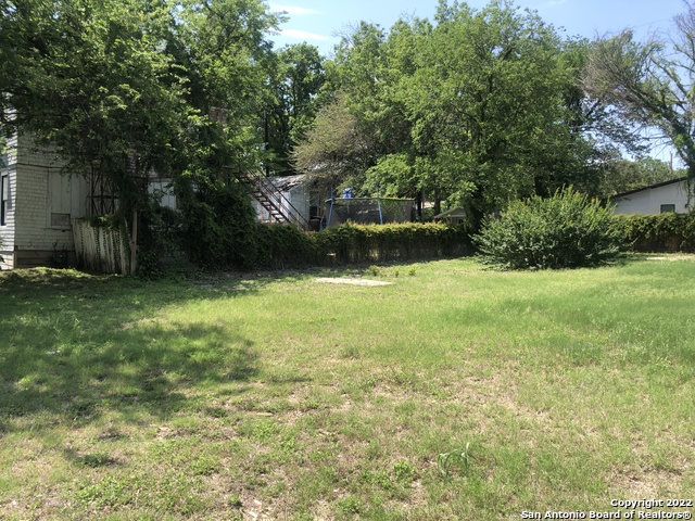 Image 2 of 4 For 233 Craig Pl E