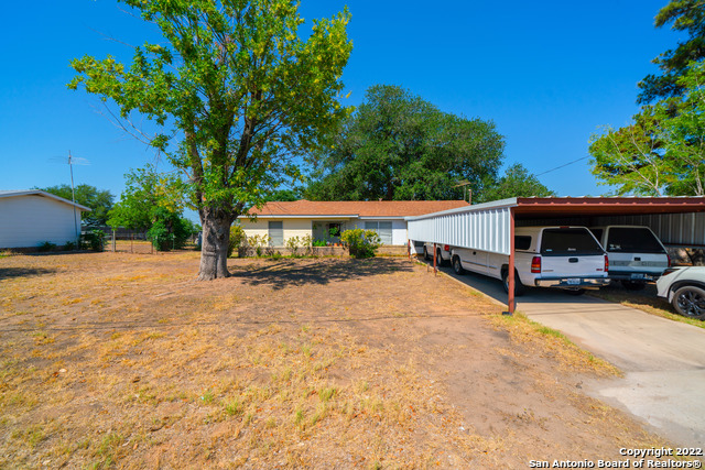 Listing photo id 8 for 19231 Fm 2790 E