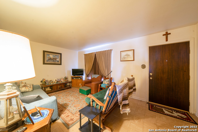 Listing photo id 2 for 19231 Fm 2790 E