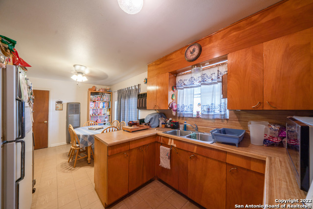 Listing photo id 5 for 19231 Fm 2790 E