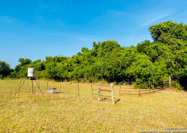 Image 19 of 49 For 13220 E Loop 1604 S