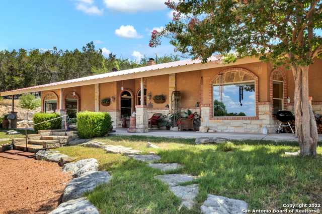 Details for 610 Stablewood Ln, Kerrville, TX 78028