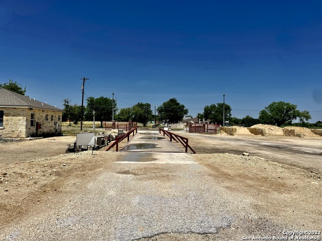 Image 7 of 16 For 8635 Loop 1604 E S