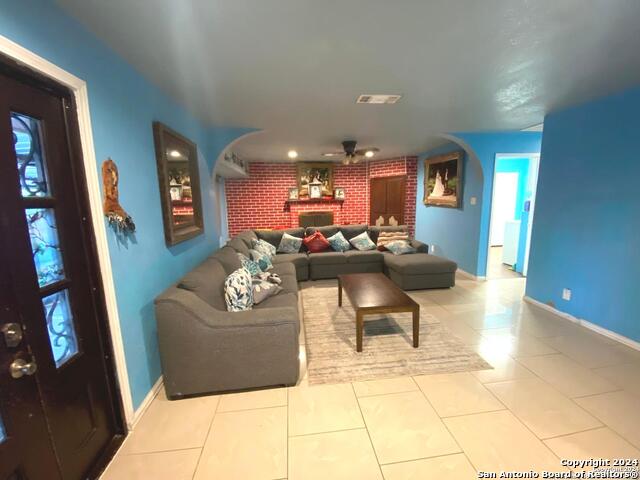 Listing photo id 20 for 203 Saipan Pl