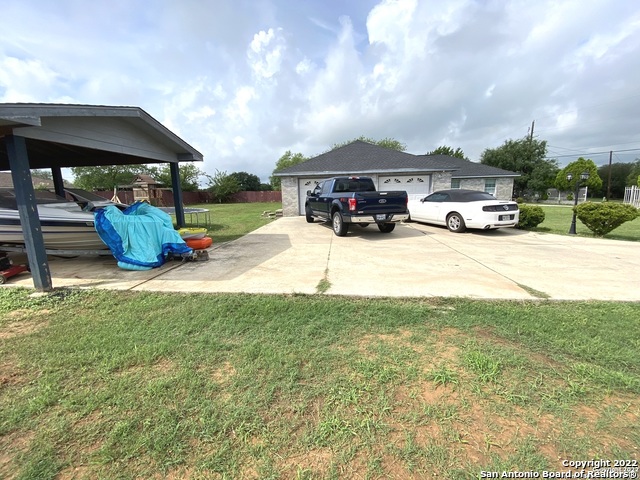 Listing photo id 18 for 1328 Sutherland Springs Rd