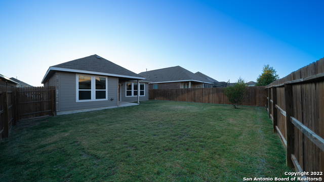 Listing photo id 13 for 7846 Belmont Valley
