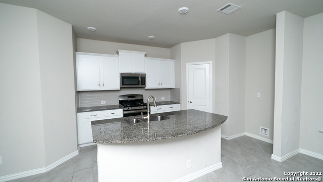 Listing photo id 1 for 7846 Belmont Valley