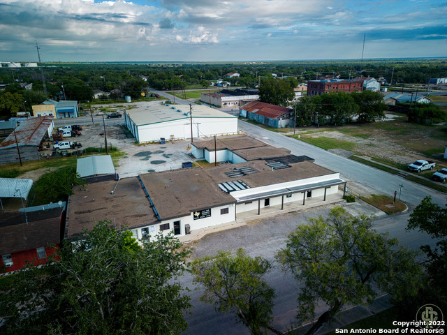 Listing photo id 10 for 200 Bowie St