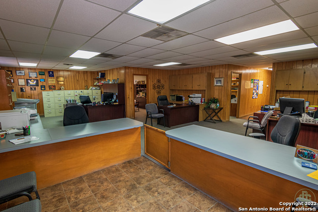 Listing photo id 4 for 200 Bowie St