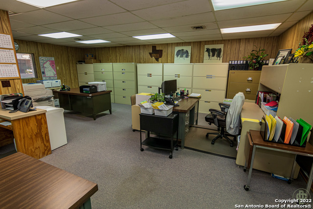 Listing photo id 7 for 200 Bowie St