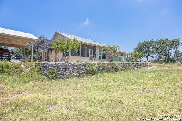 Listing photo id 10 for 440 Private Road 2321