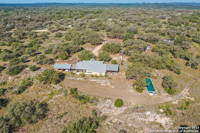 Listing photo id 24 for 440 Private Road 2321