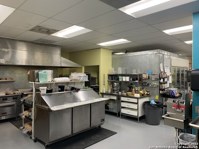 Listing photo id 30 for 2209 Main St E