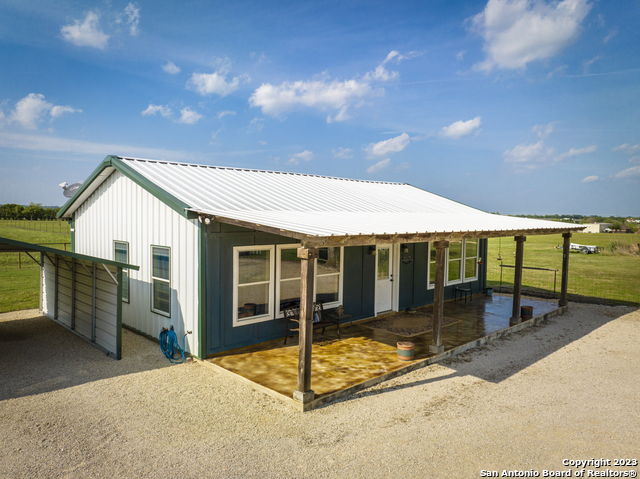 Listing photo id 27 for 1940 Lower Seguin Rd