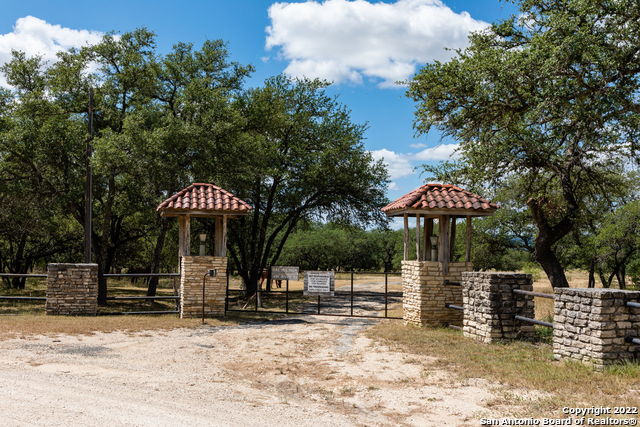 Details for 434 River Rd, Utopia, TX 78884