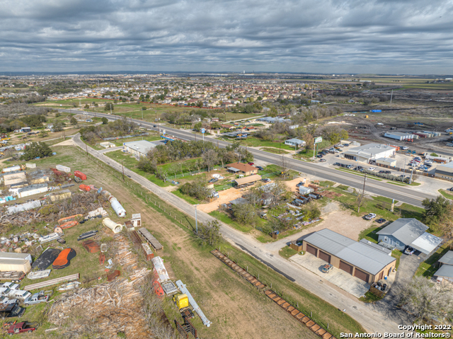 Listing photo id 10 for 1436 State Highway 46 S