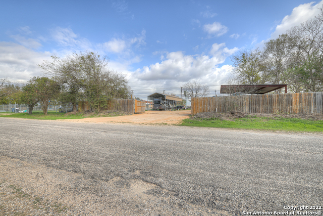Listing photo id 14 for 1436 State Highway 46 S