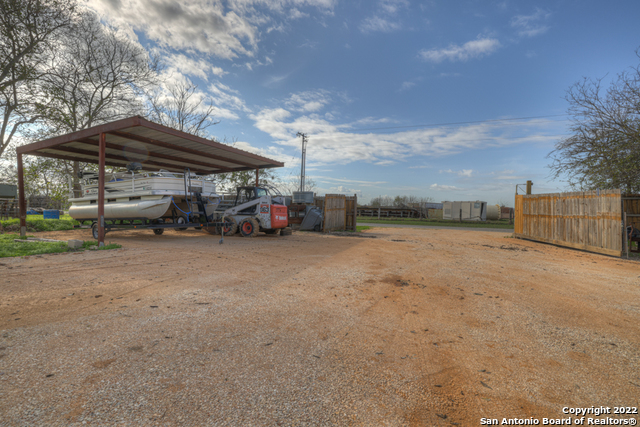 Listing photo id 16 for 1436 State Highway 46 S