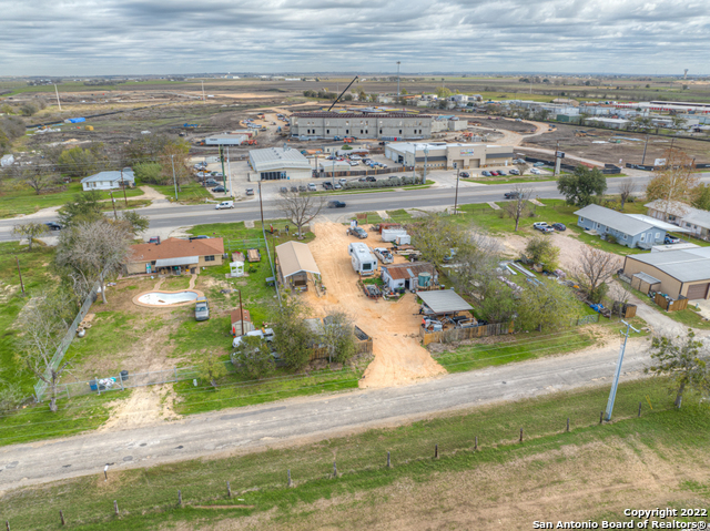 Listing photo id 6 for 1436 State Highway 46 S