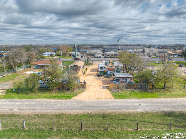 Listing photo id 7 for 1436 State Highway 46 S