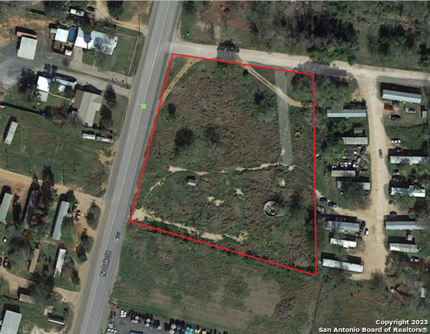 Listing photo id 3 for 1600 Bi 35  