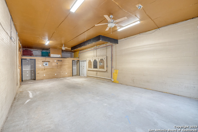 Listing photo id 3 for 317 Center