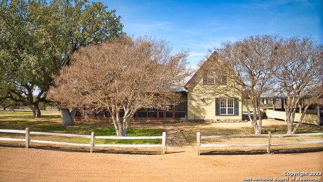 Image 4 of 38 For 19316 Ranch Road 1871