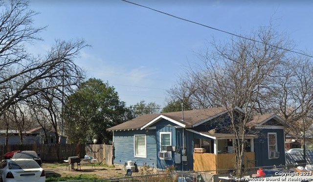 Image 3 of 5 For 1108 Rivas St