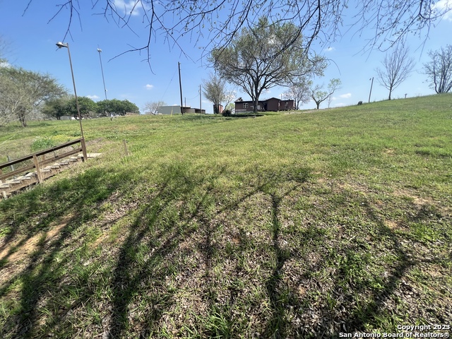 Listing photo id 1 for 6144 Fm 1682