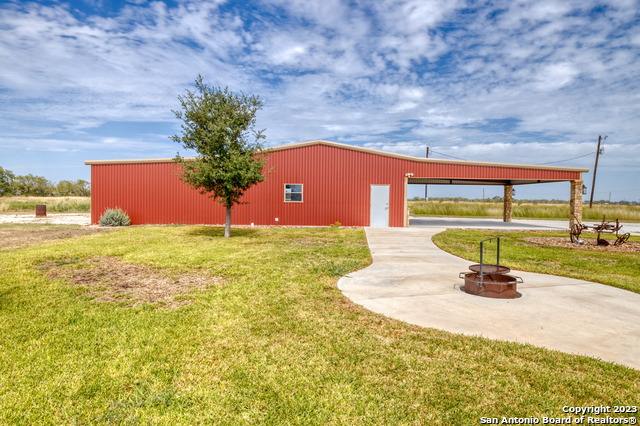 Image 8 of 74 For 2371 Ranch Road 187 N