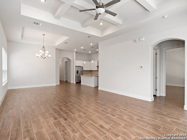Listing photo id 8 for 530 Carriage House  42