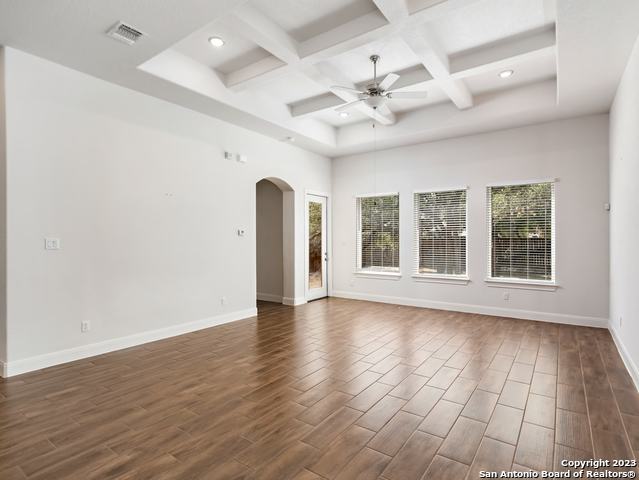 Listing photo id 10 for 530 Carriage House  42