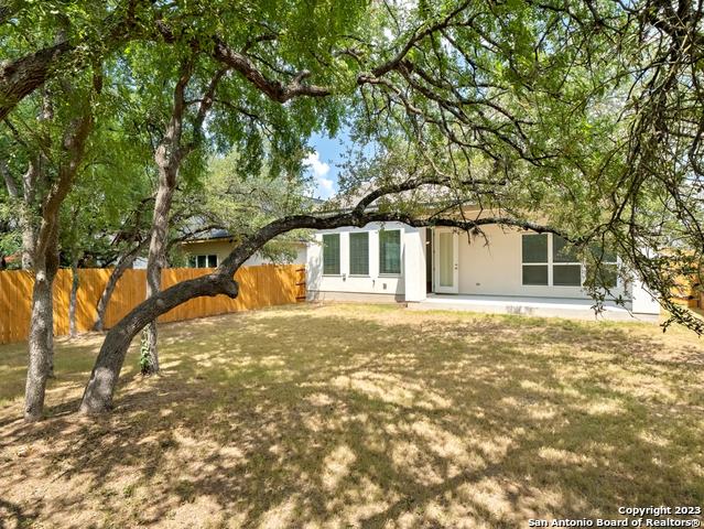 Listing photo id 22 for 530 Carriage House  42
