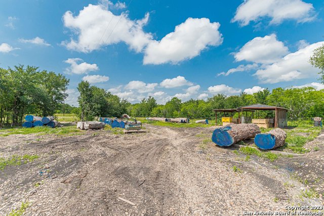 Listing photo id 41 for 2780 Dreibrodt Rd