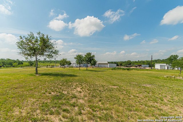 Listing photo id 7 for 2780 Dreibrodt Rd