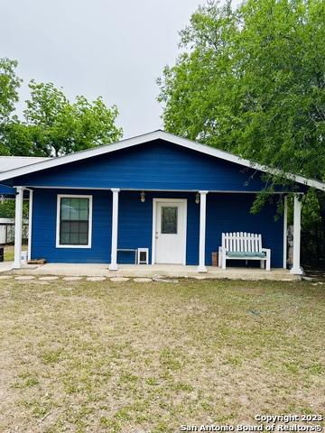 Details for 429 Wingate St W, La Pryor, TX 78872