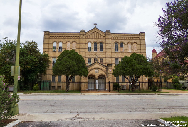 Image 6 of 9 For 607 Urban Loop