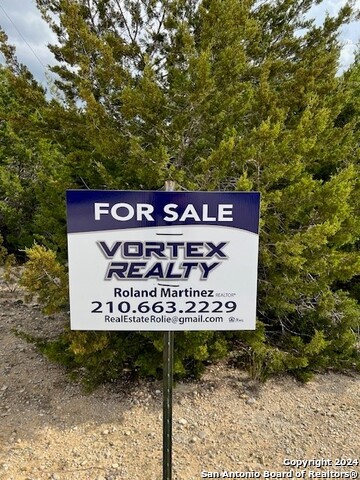 Image 2 of 7 For 398 Atascosa Rd