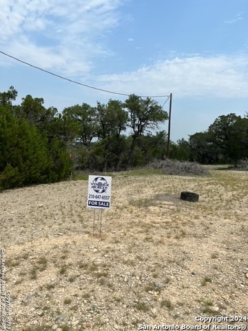 Image 4 of 7 For 398 Atascosa Rd