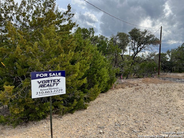 Image 7 of 7 For 398 Atascosa Rd